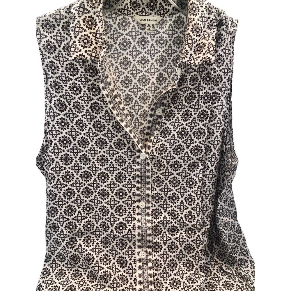 Max Studio Sleeveless Button Up‎ Top White Black Gray Small Print